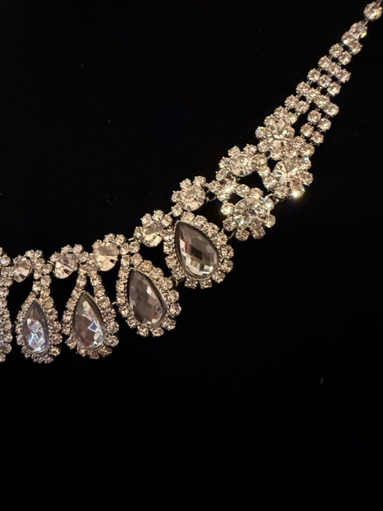 Gorgeous Rhinestone Princess Necklace - Picture 5 of 6